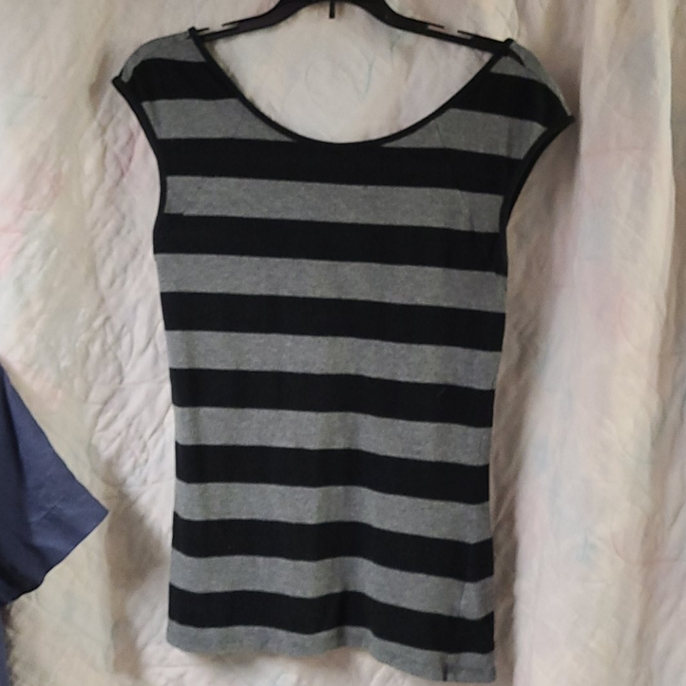 Express cap sleeve top